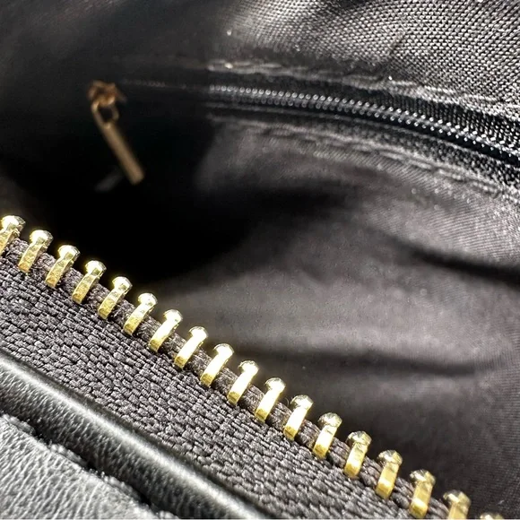 Black Dog-Shaped Crossbody Bag - Picture 10 of 12